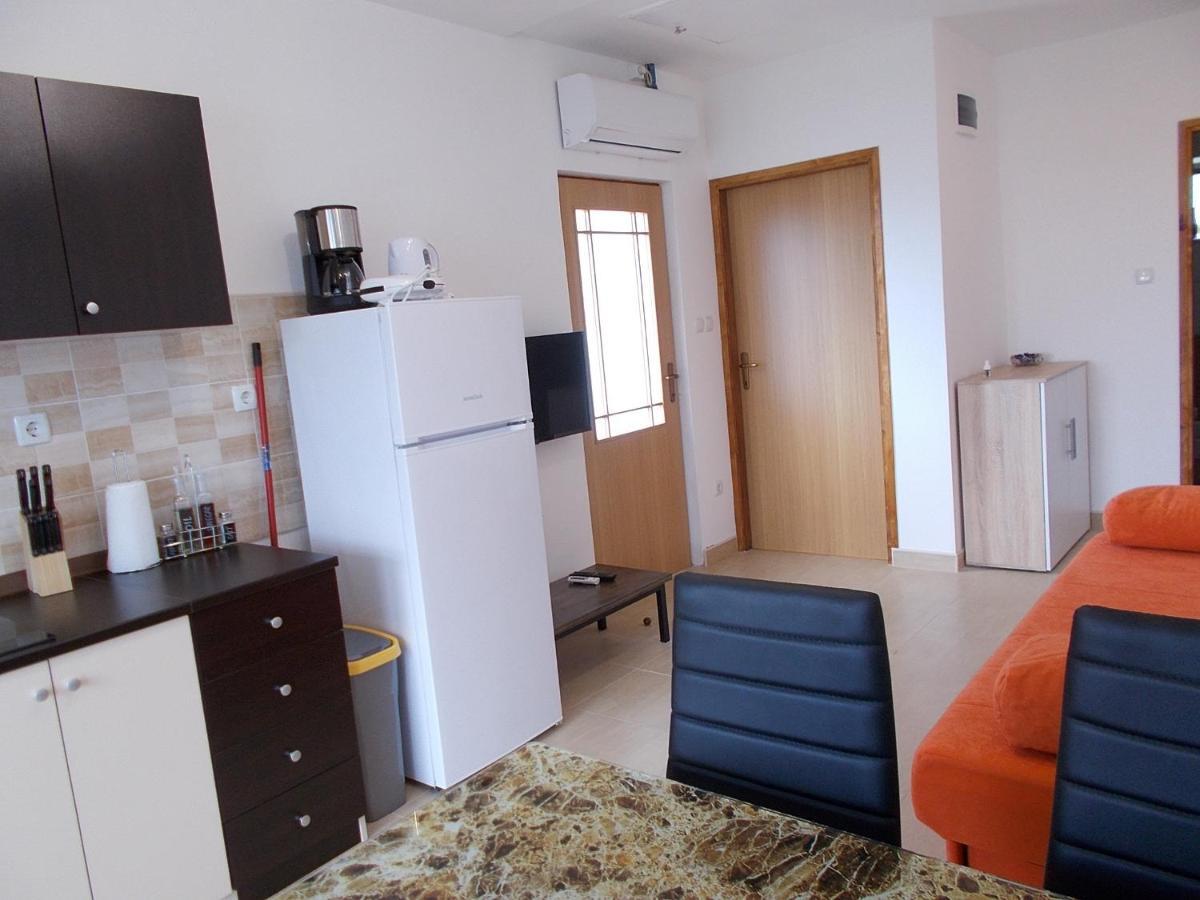Apartment Oreskovic Krk Town Exterior photo